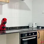 El Piso Bajo شقة *