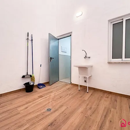 El Piso Bajo