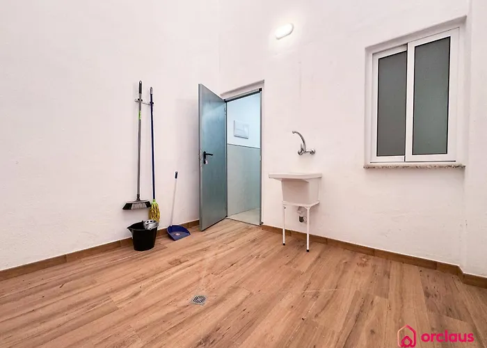 El Piso Bajo